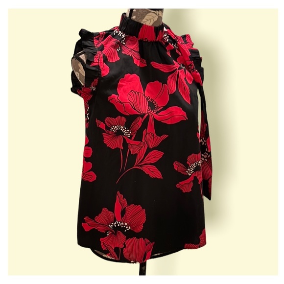 Who What Wear Tops - #104 NWT 100% Cotton Hibiscus Print Sleeveless Top